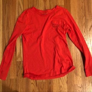 Red Vineyard Vines tee